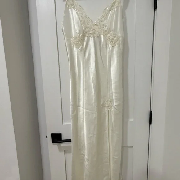 ivory embroidered dress böhme Tammy Embroidered Maxi Dress in Ivory main image 0
